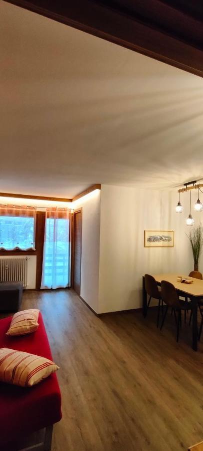 Complesso I Dadi - Condominio Cielo Alto Breuil-Cervinia Exteriör bild